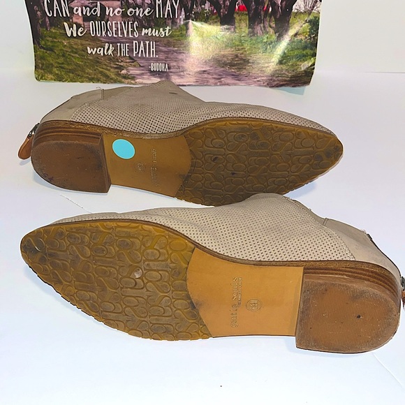 Gentle Souls Kenneth Cole tan bootie BLYSS CHELSEA tan leather suede boots 6.5 - Picture 7 of 7